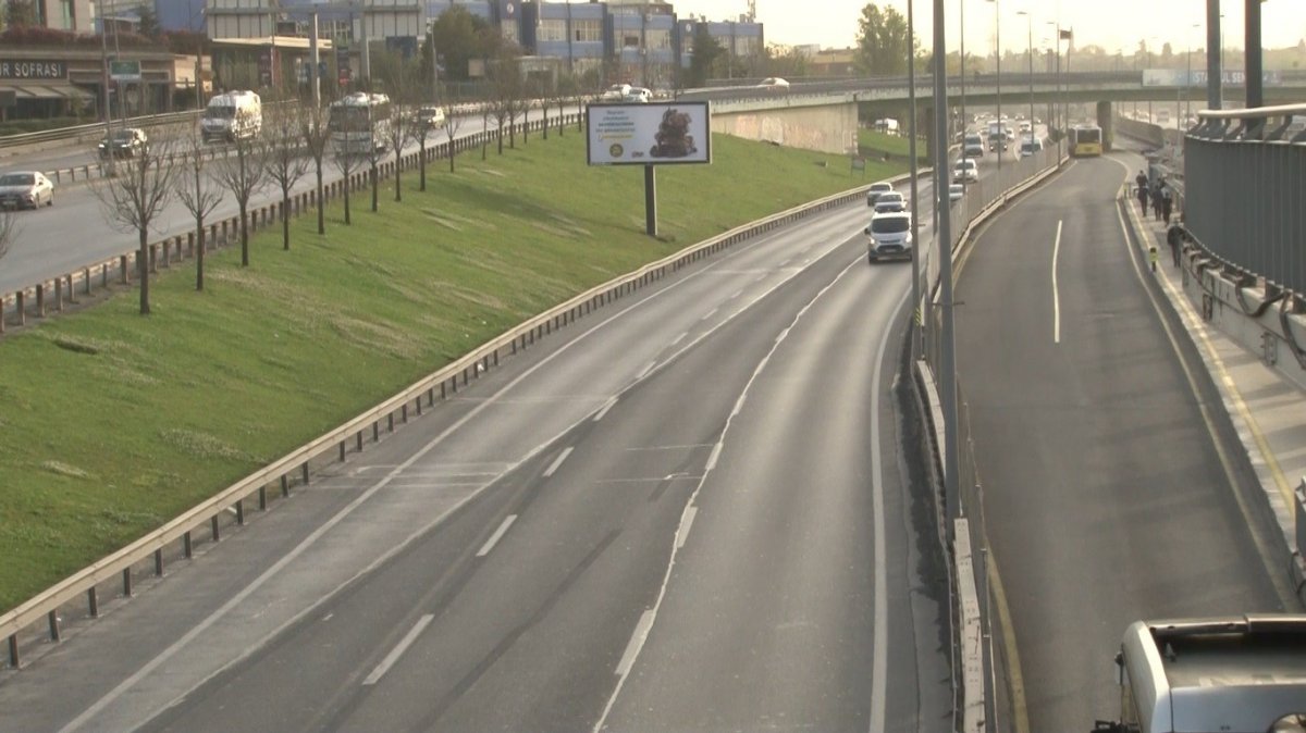 İstanbul'da haftanın ilk gününde yollar boş kaldı