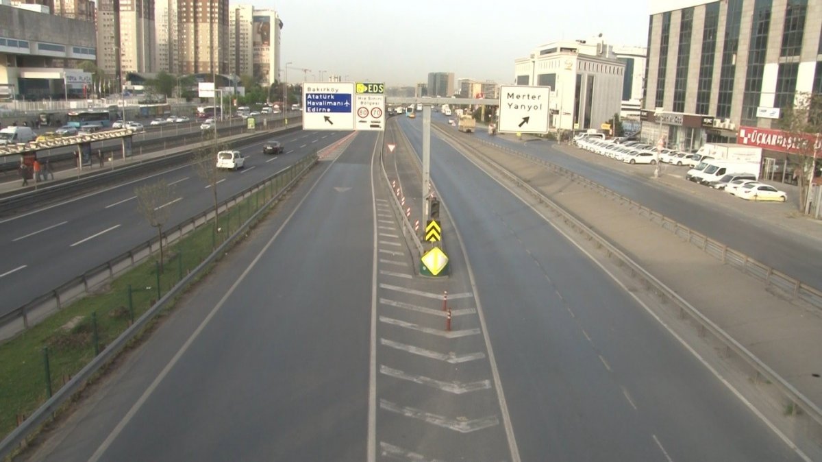 İstanbul'da haftanın ilk gününde yollar boş kaldı