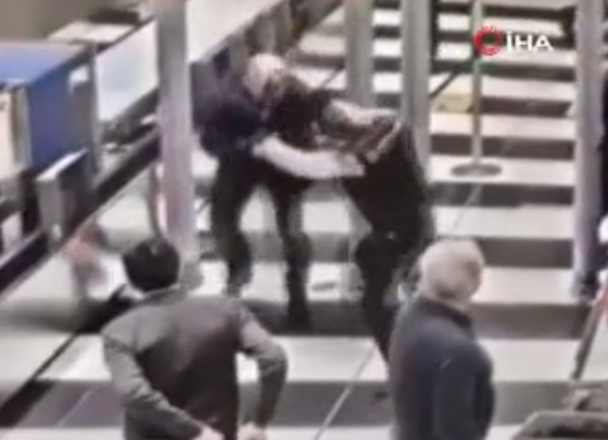 Attack on security guard at airport in Moscow #3