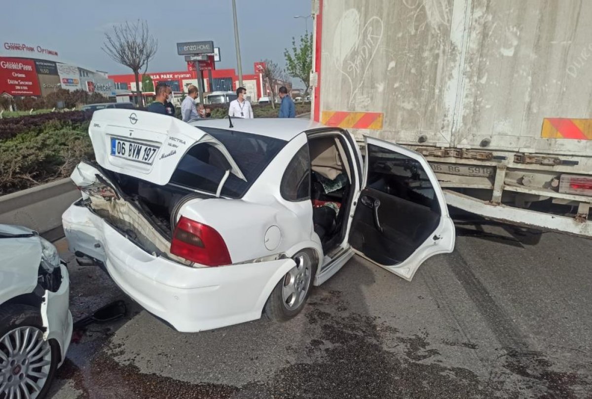 Ankara'da zincirleme kaza: 2 yaralı