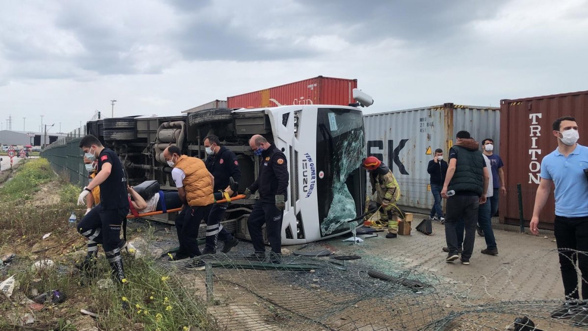 Bursa’da işçi midibüsü takla attı: 20 yaralı