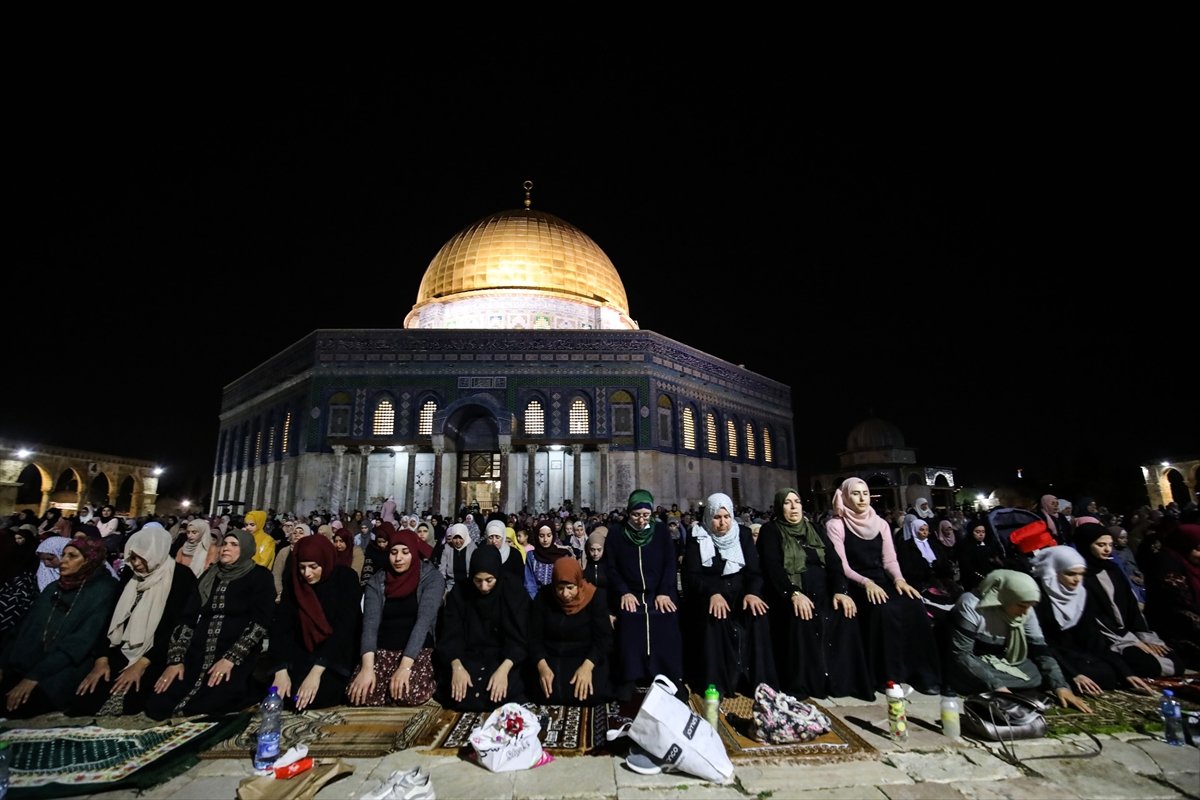 Taraweeh prayers held in Masjid al-Aqsa #8