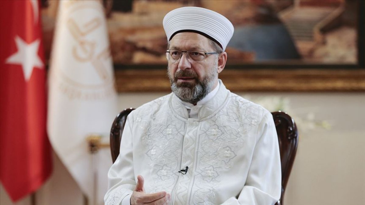 Ali Erbaş: Camilerimiz herkese açıktır