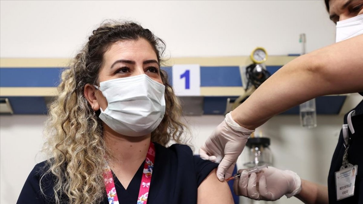 Türkiye'de koronavirüs aşılamasında ikinci aşamanın sonuna yaklaşıldı