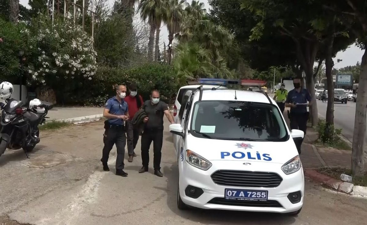 Antalya’da belgesiz seyahat edince verilen cezaya tepki gösterdi