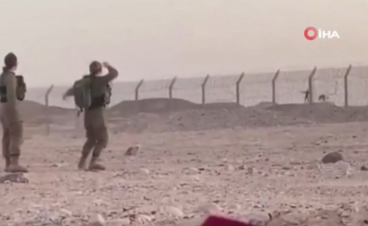 Israeli and Egyptian soldiers danced across the border #4