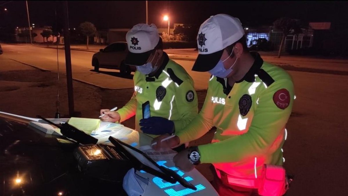 denizli de polisin dur ihtarina uymayan surucuye ceza