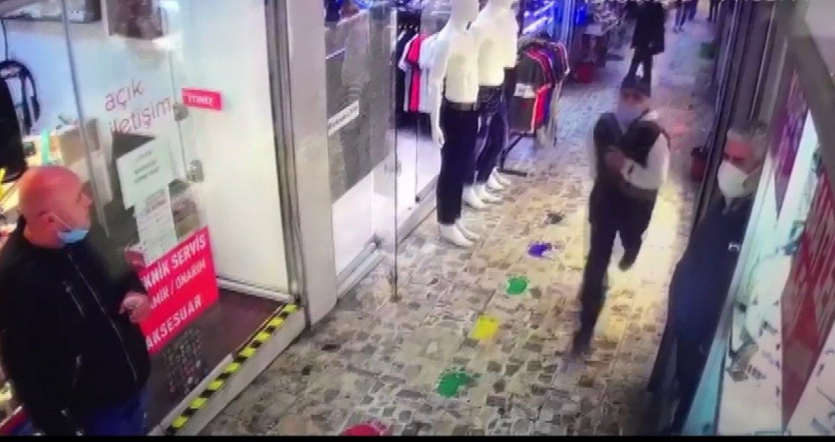 Şişli'de mağazadaki kadının cebinden telefon çaldı