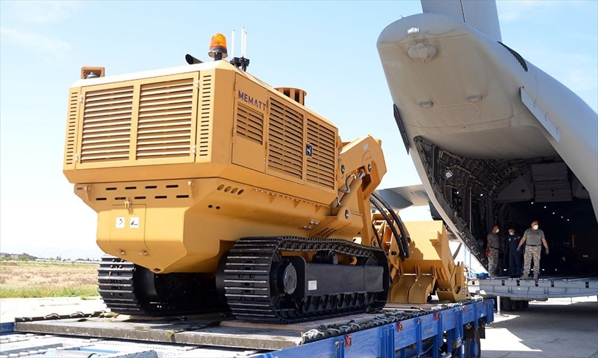 Azerbaycan'a 5 mayın temizleme aracının daha teslimatı yapıldı