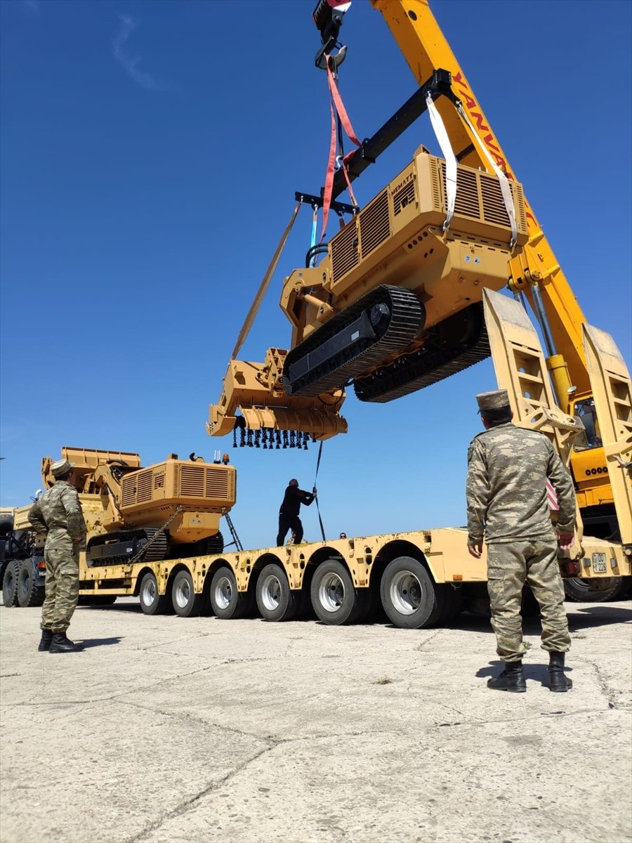 Azerbaycan'a 5 mayın temizleme aracının daha teslimatı yapıldı