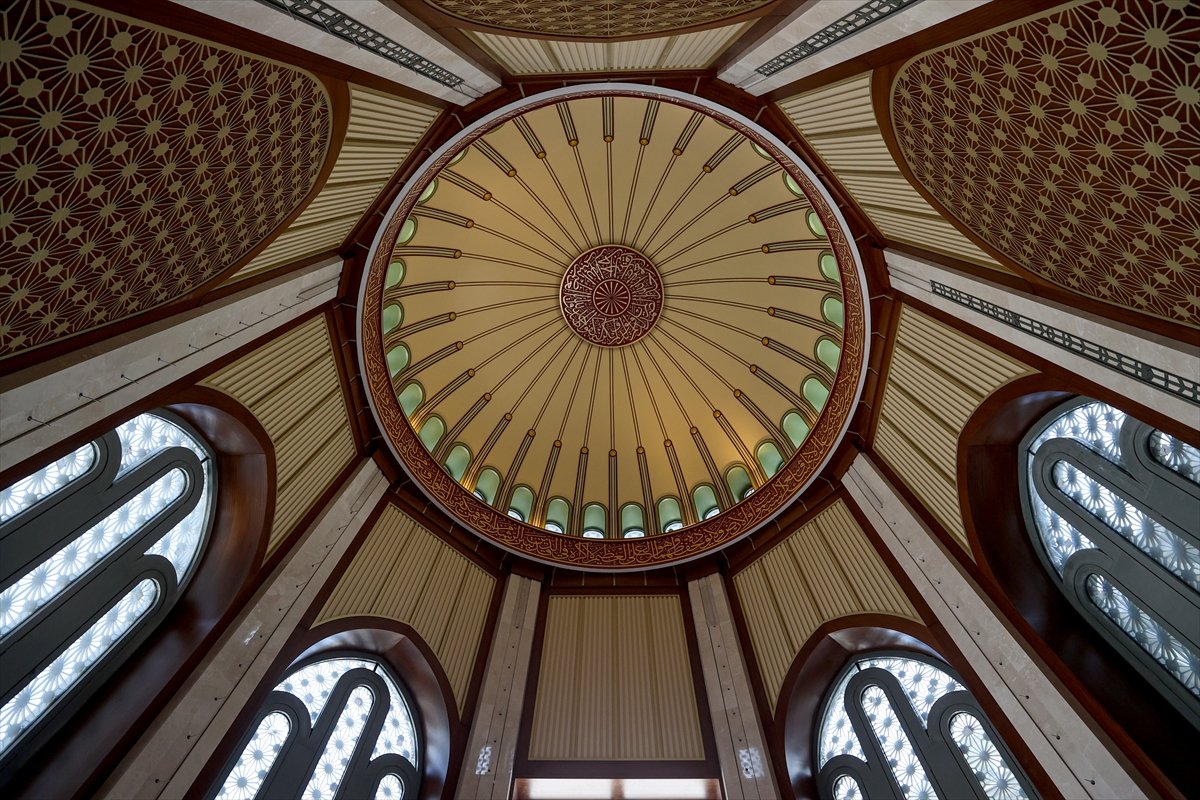 Taksim Camii açılış için gün sayıyor