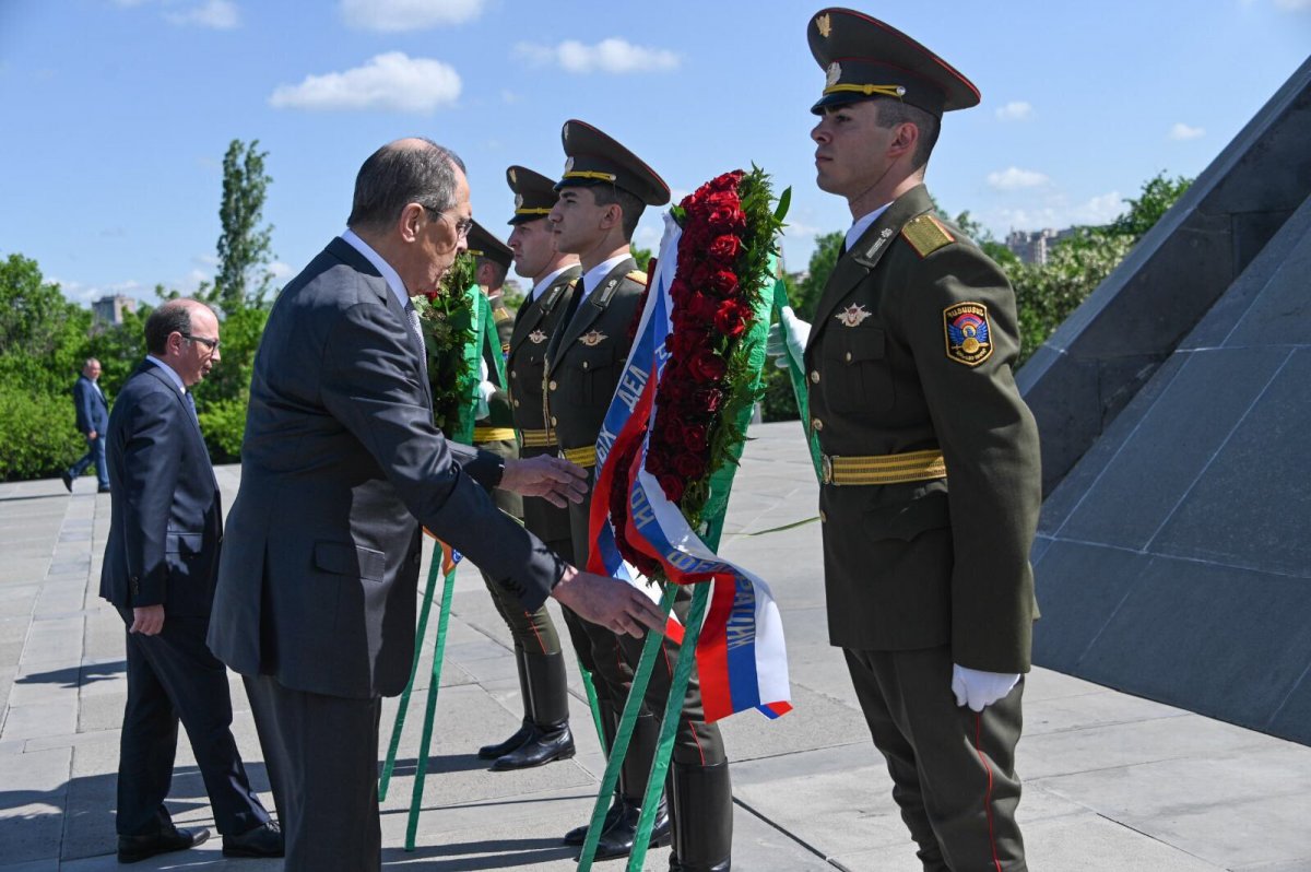 Visit to the so-called Armenian genocide monument by Russian Foreign Minister Lavrov #5