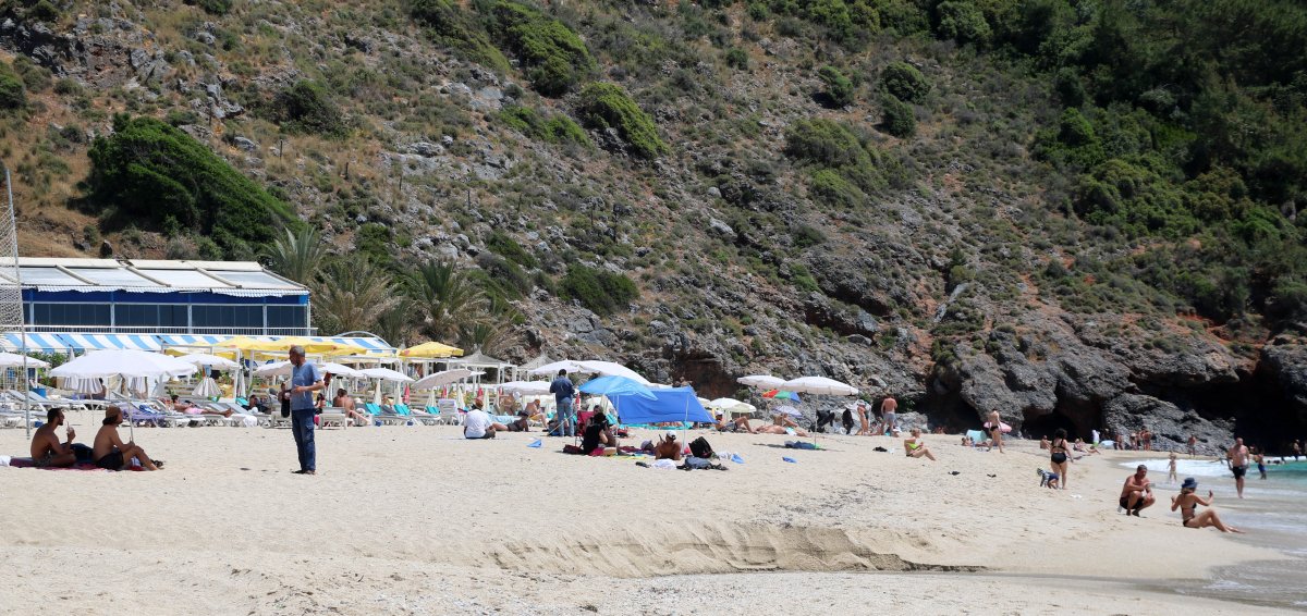 Deniz, kum, güneş: Antalya da plajlar turistlere kaldı  #2