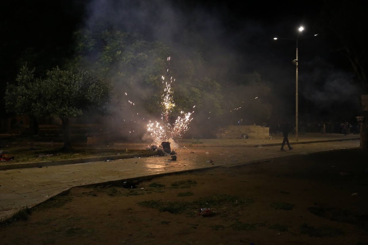 Israeli police attacked the congregation in Al-Aqsa Mosque #2