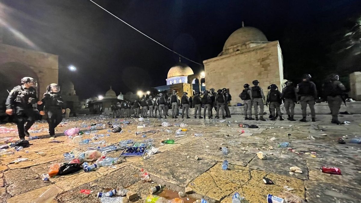 Israeli police attacked the congregation in Al-Aqsa Mosque