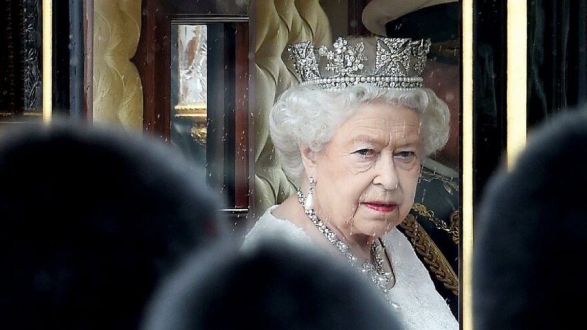 Queen Elizabeth launches her own alcohol brand #2