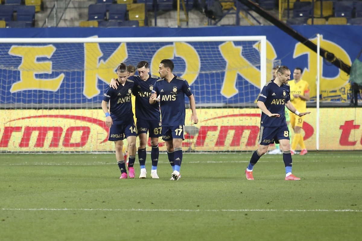 Fenerbahçe, Ankaragücü nü son dakika golüyle yendi #1
