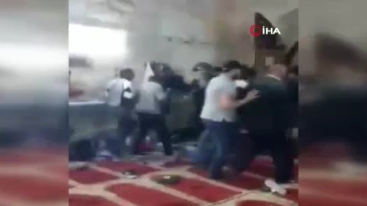 The moment of the Israeli forces' attack on Al-Aqsa Mosque on camera #5