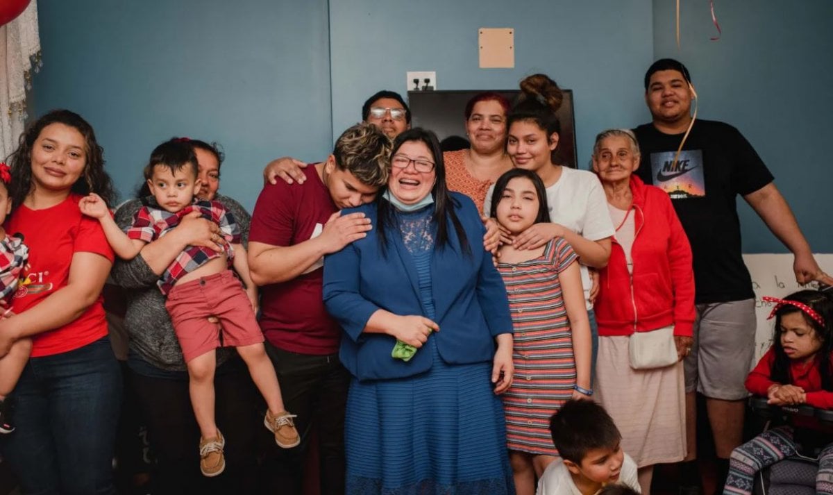 Reunited with her children separated by the border policy in the USA years later #4
