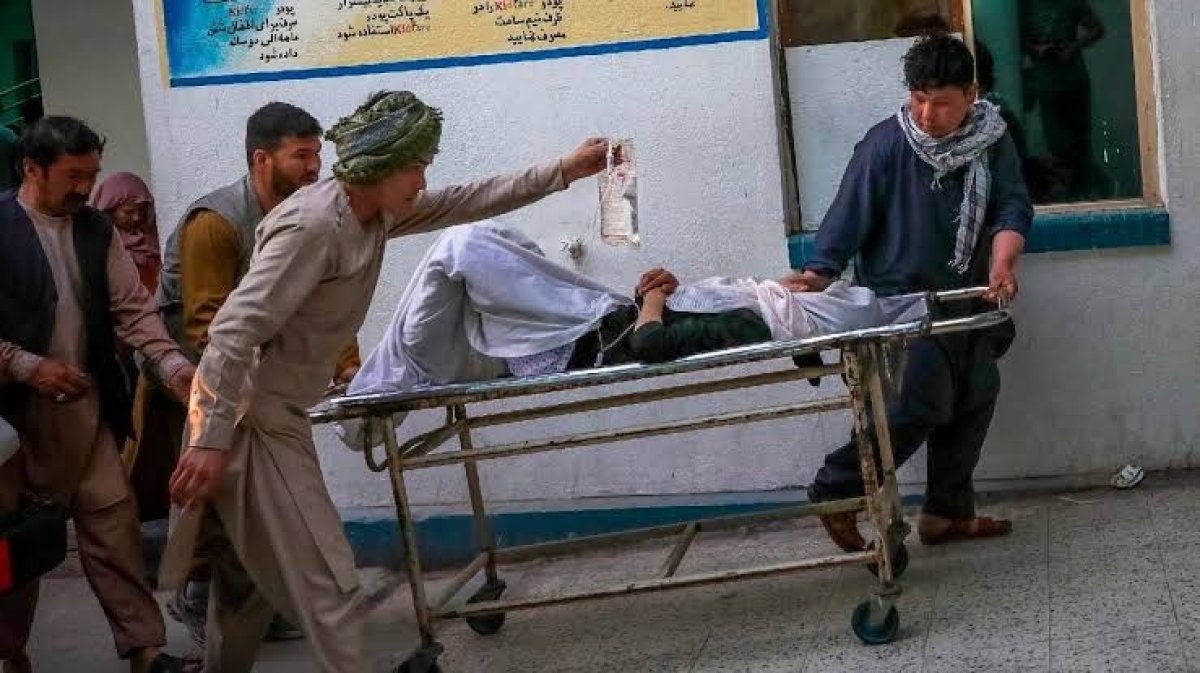 Afganistan’da okulun önünde bombalı saldırı  #3