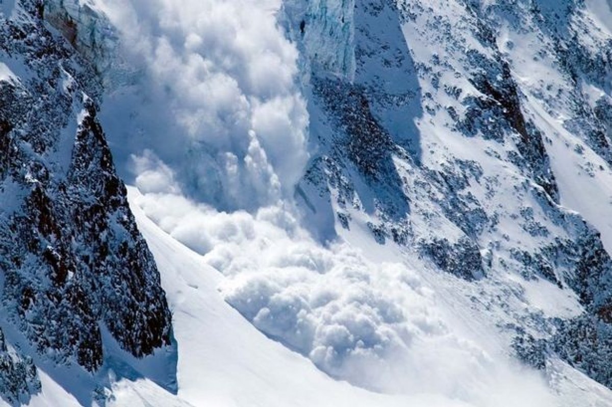 Avalanche in France killed 7 people #2