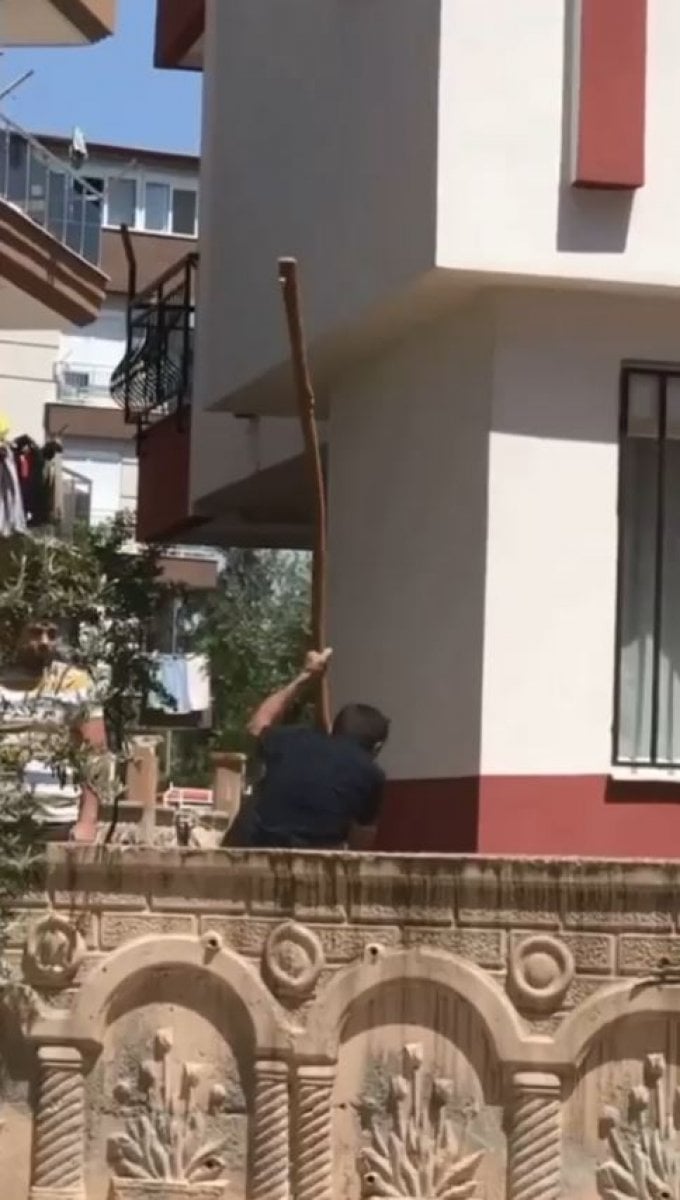 Antalya’da ev sahibi kiracısı ile tartıştı, sopayla saldırdı #3