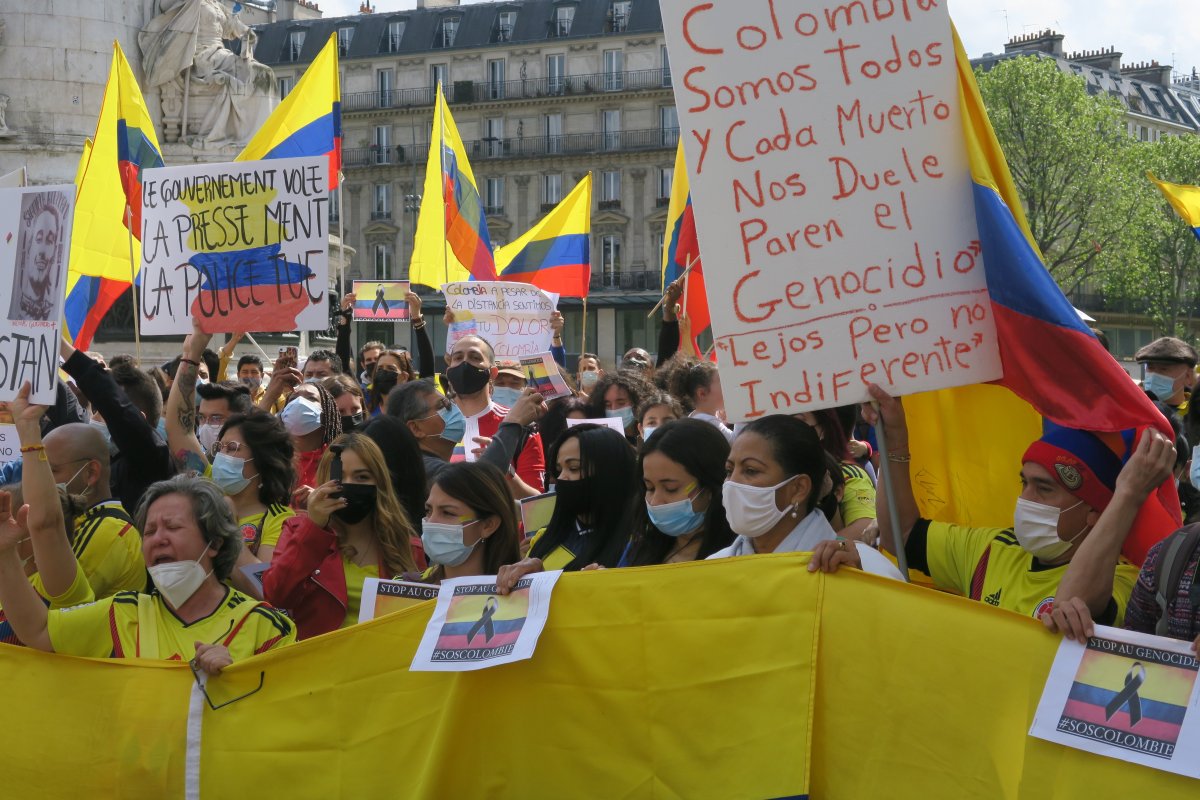 Fransa’da, Kolombiya’daki vergi reformu protestolarına destek #7