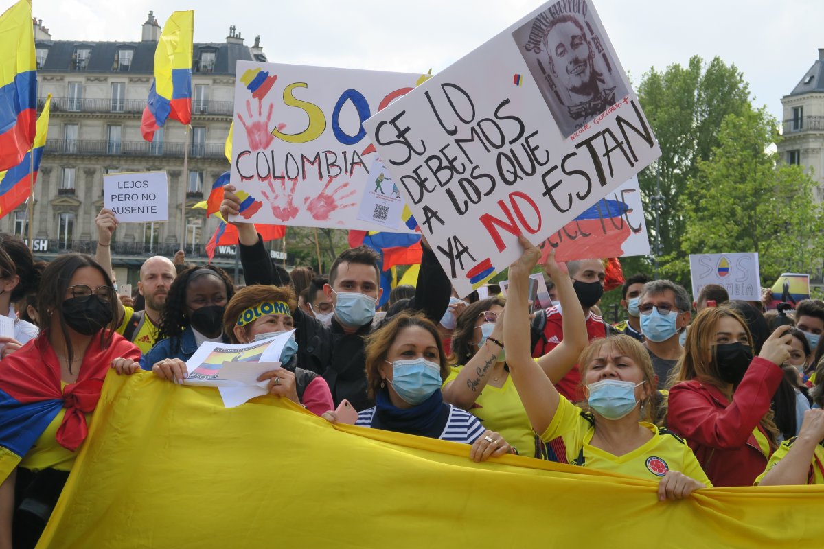 Fransa’da, Kolombiya’daki vergi reformu protestolarına destek #5
