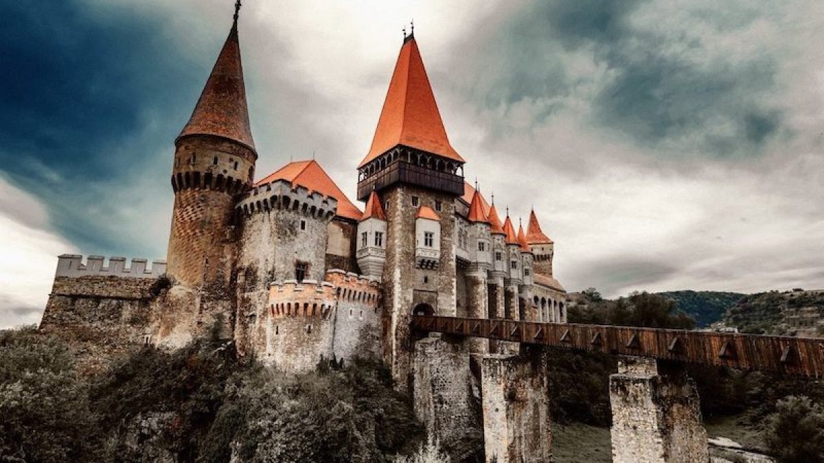 Vaccination center established in Castle Dracula: free entry for 100 years