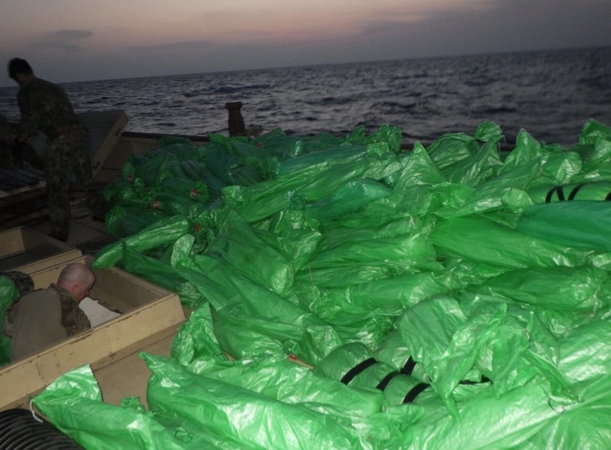 US seizes ship loaded with weapons in Arabian Sea #4
