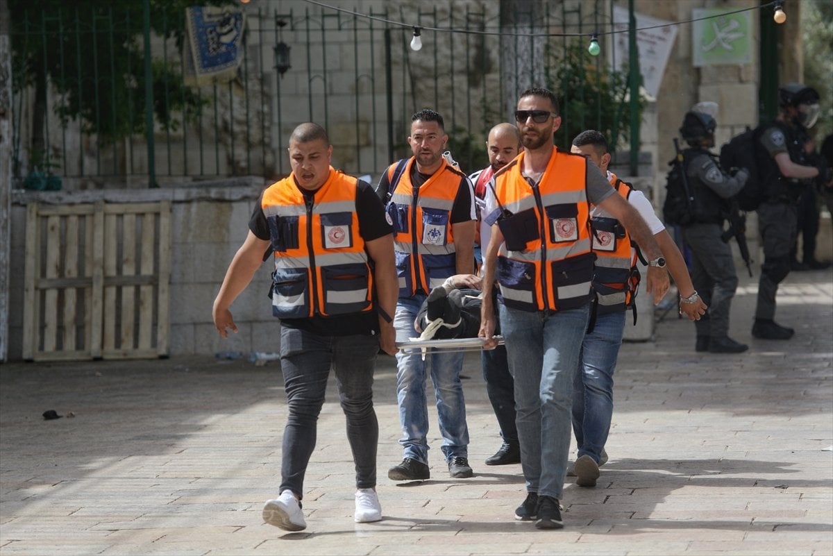 İsrail polisinden nöbet tutan Filistinlilere sert müdahale #7