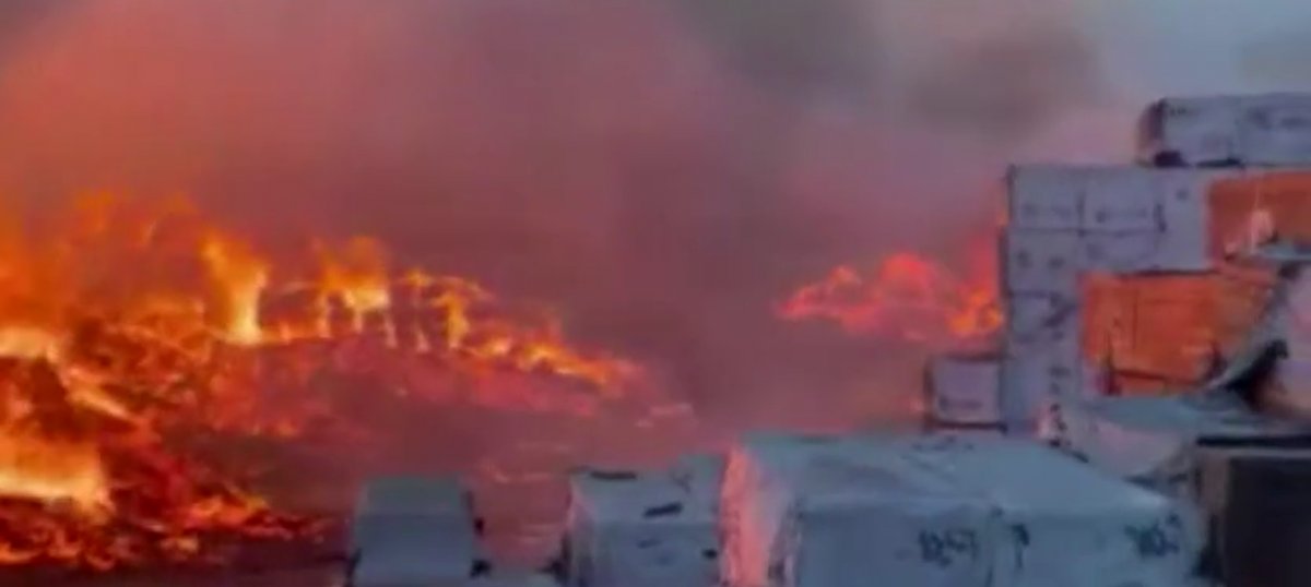 The fire in the wood warehouse in Yemen spread to the houses #2
