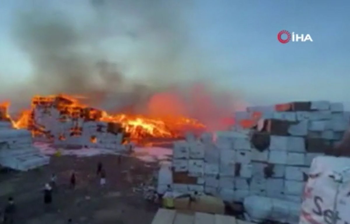 The fire in the wood warehouse in Yemen spread to the houses #4