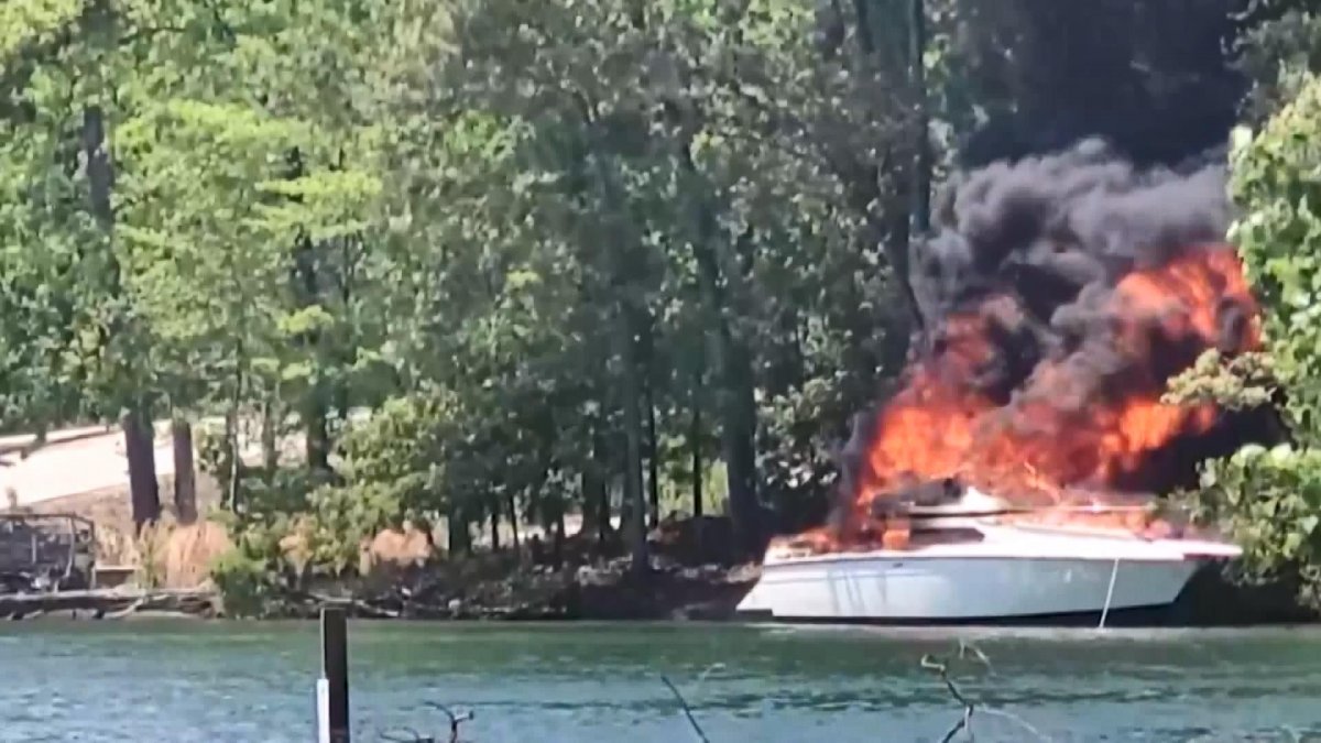Explosion on a yacht in the USA #2