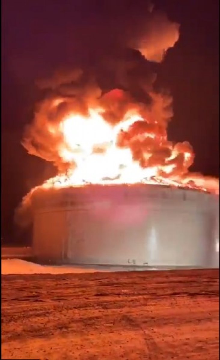 Fire in oil tank of Israeli oil pipeline #3