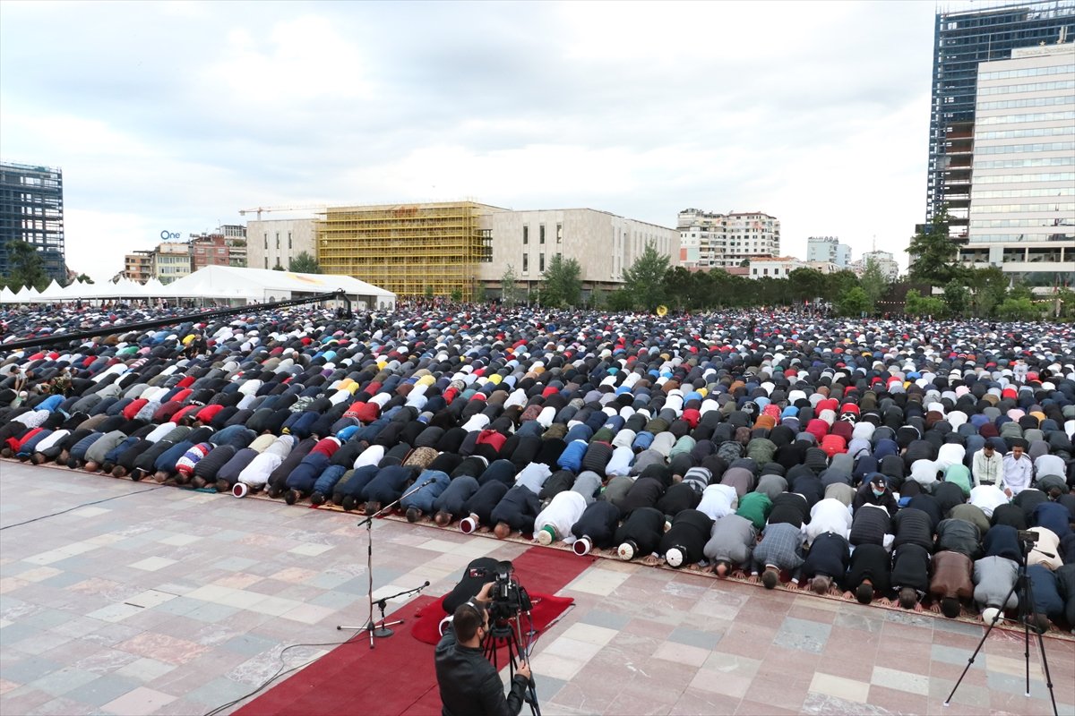 Eid prayer images from Muslims around the world #12
