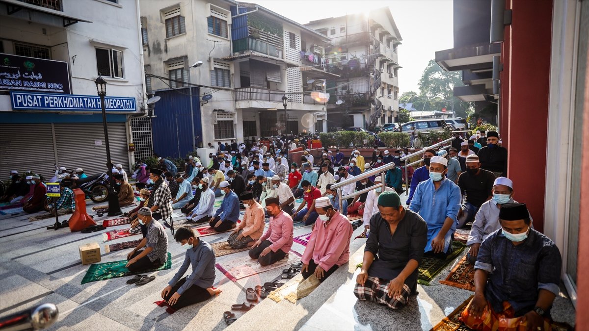 Eid prayer images from Muslims around the world #42