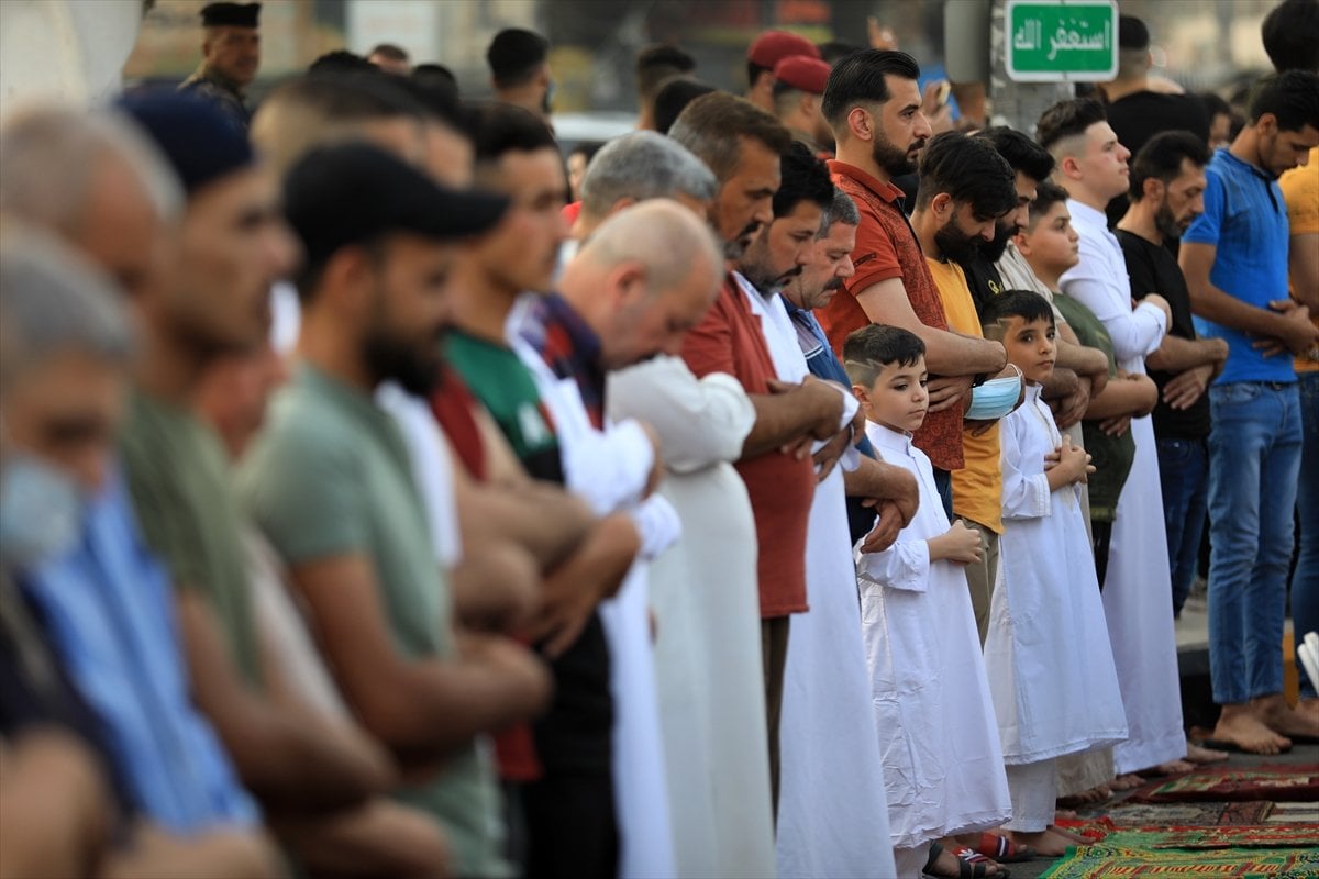 Eid prayer images from Muslims around the world #26