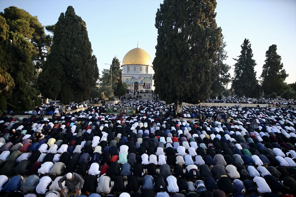 Eid prayer images from Muslims around the world #38