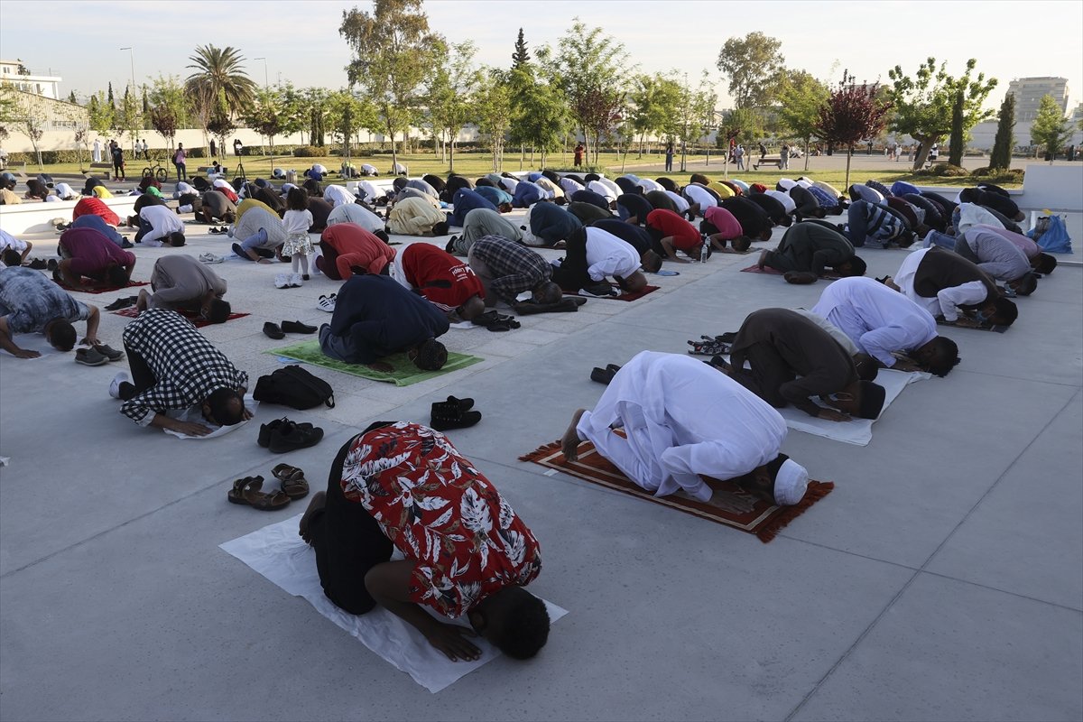 Eid prayer images from Muslims around the world #45