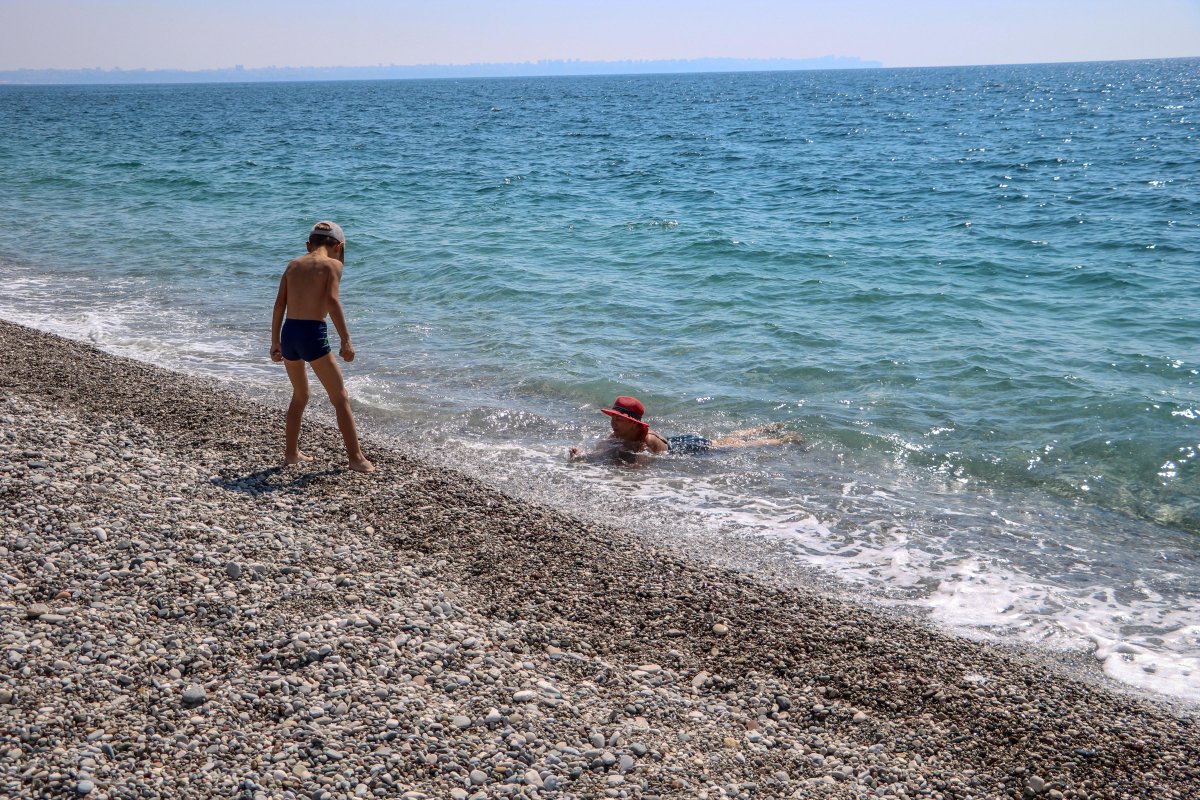 Antalya da sahil turistlere kaldı #4
