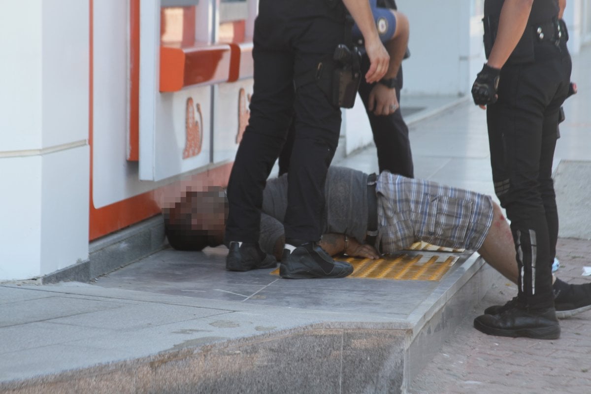 Antalya da polisin üzerine yürüyen şahıs: Savcı akrabam var  #4