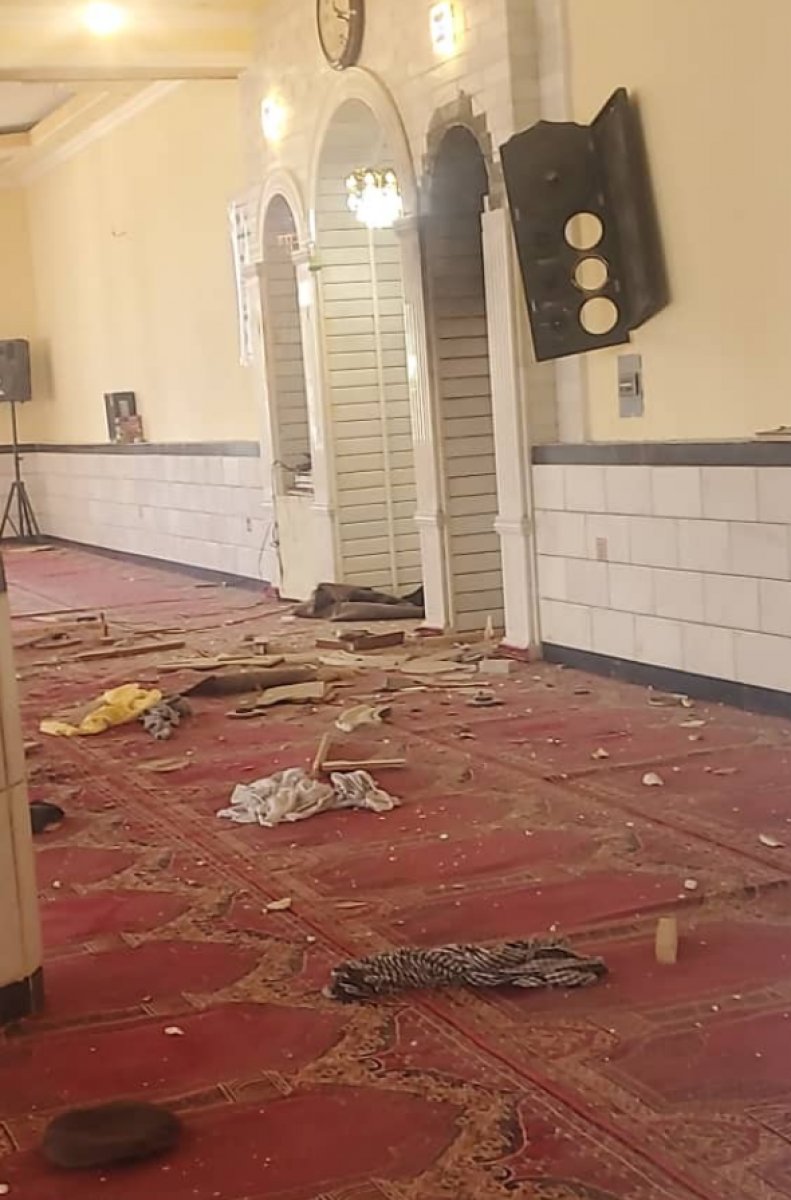 Afganistan’da camiye bombalı saldırı #1