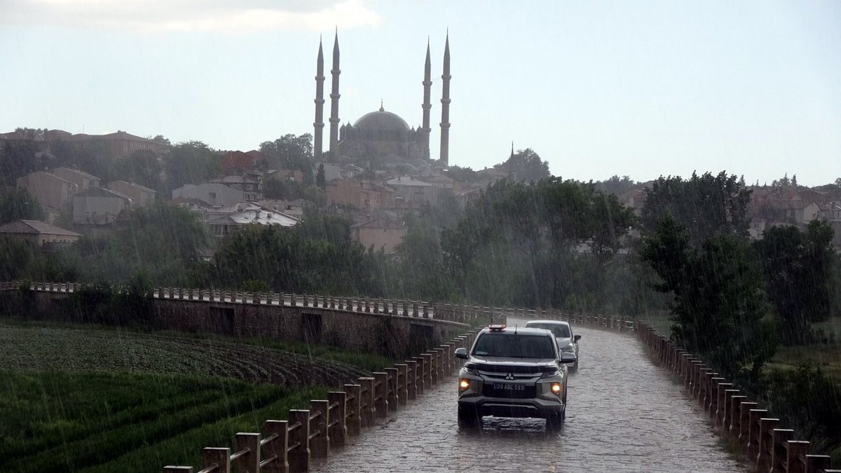 Edirne yi sağanak ve dolu vurdu #2