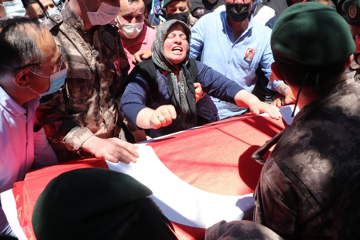 Şehit polis Veli Kabalay, Denizli de toprağa verildi #5