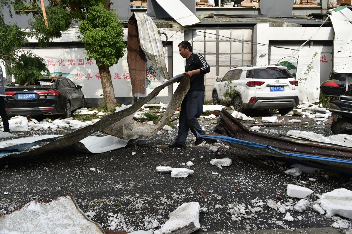 Çin de kasırga: 300 den fazla kişi yaralandı #2