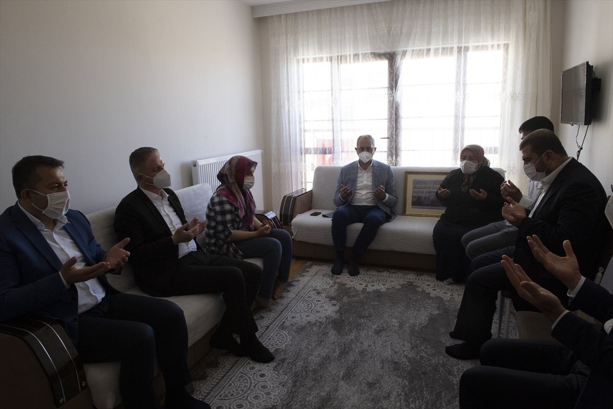 Gaziantep teki şehit ailesi Cumhurbaşkanı Erdoğan la görüştü #7