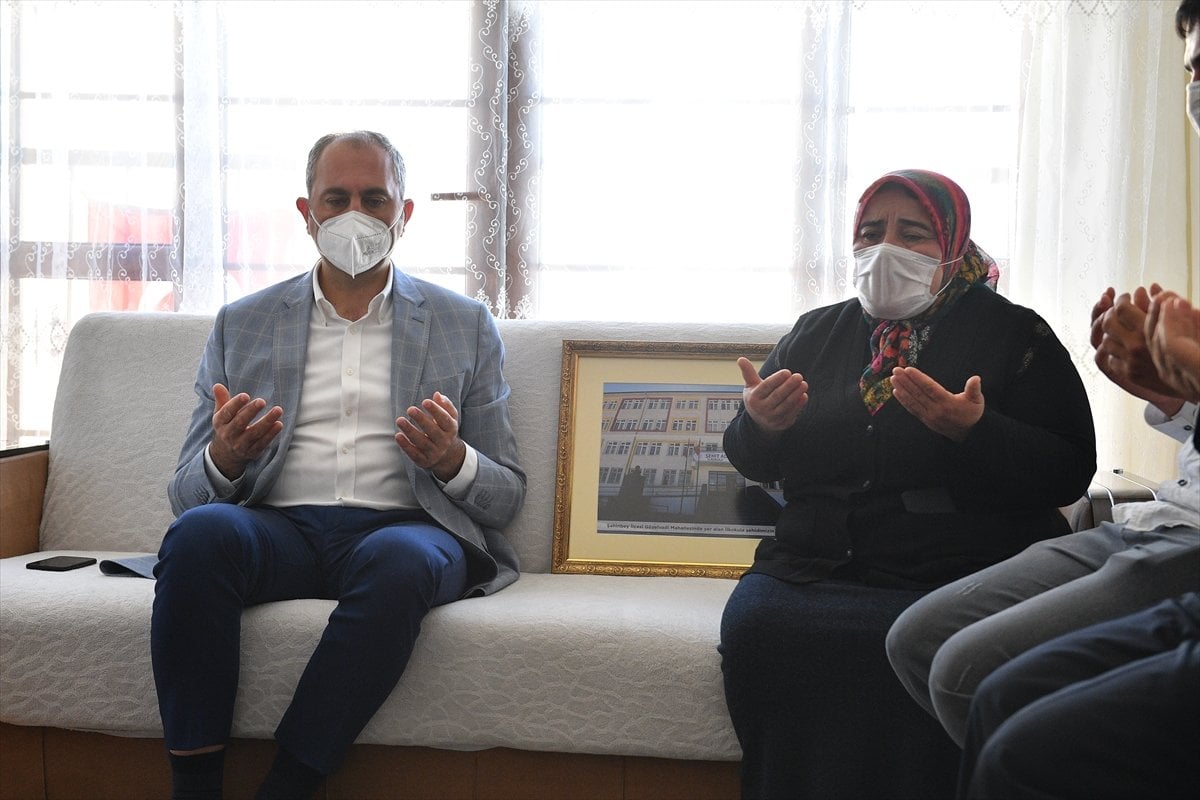 Gaziantep teki şehit ailesi Cumhurbaşkanı Erdoğan la görüştü #6
