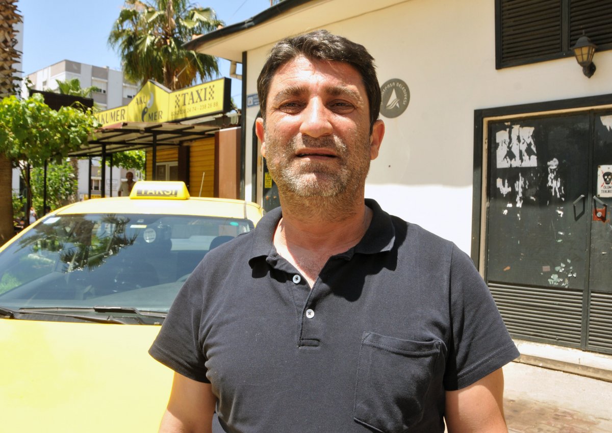 Antalya da Suriyeli kadın takside doğurdu #3