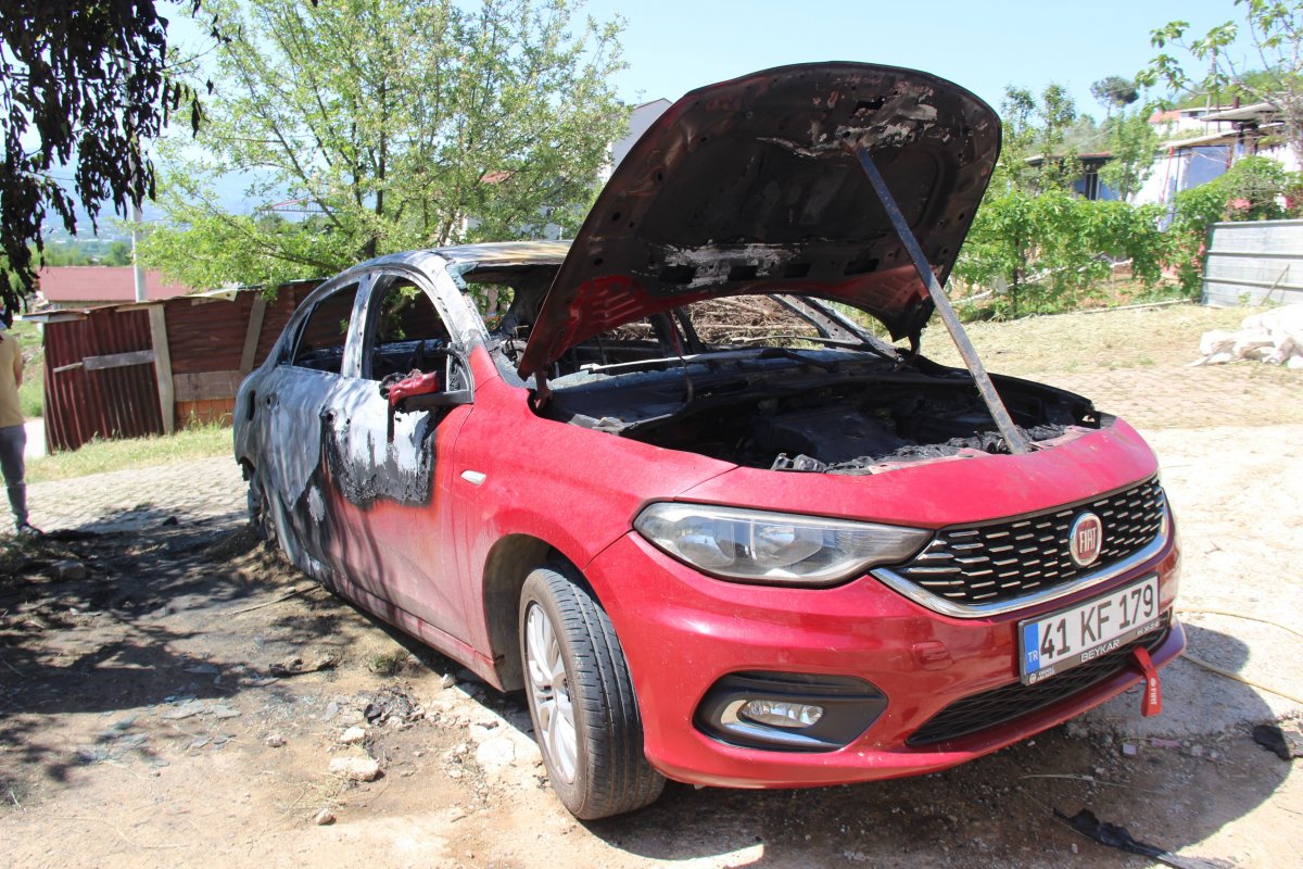 Kocaeli’de evi kurşunlanan kadının arabası kundaklandı  #7